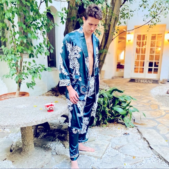 Men’s Blue Teal Tiger Robe Set (only have set with SHORTS now in stock) - Picture 9 of 11